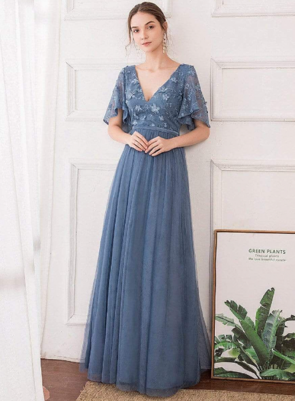 Gaun bridesmaid dengan kerah V-neck